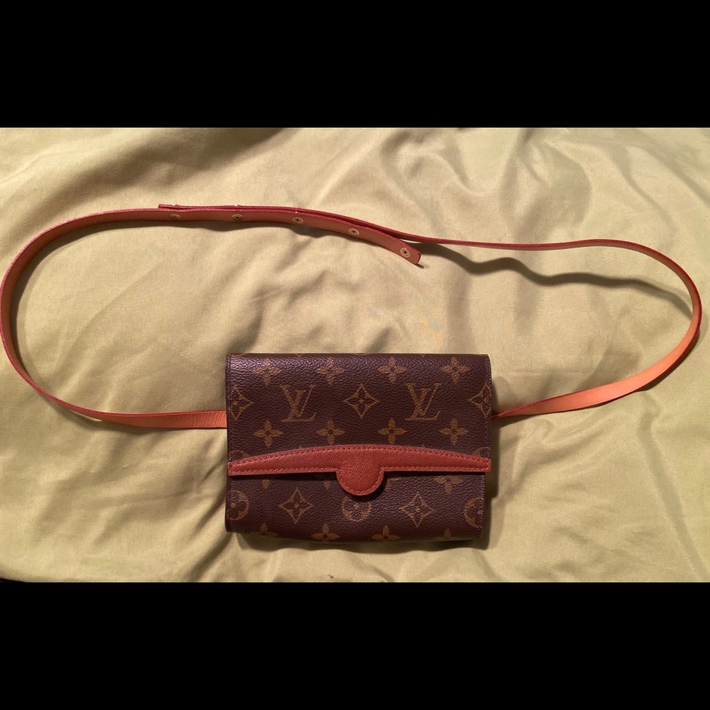 Authentic vintage Louis Vuitton fanny pak/belt bag